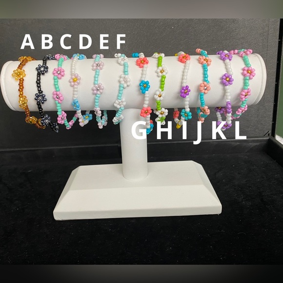 3 Flower Stretch Bracelets - Picture 9 of 10